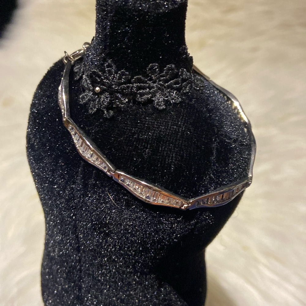 Silver Tone Bracelet with Sparkly Baquettes